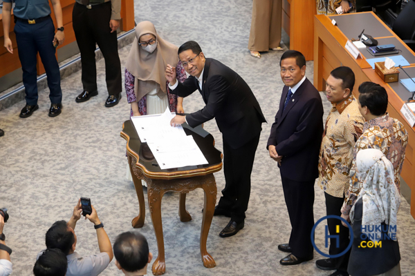 RUU TNI Hampir Disahkan Menjadi UU
